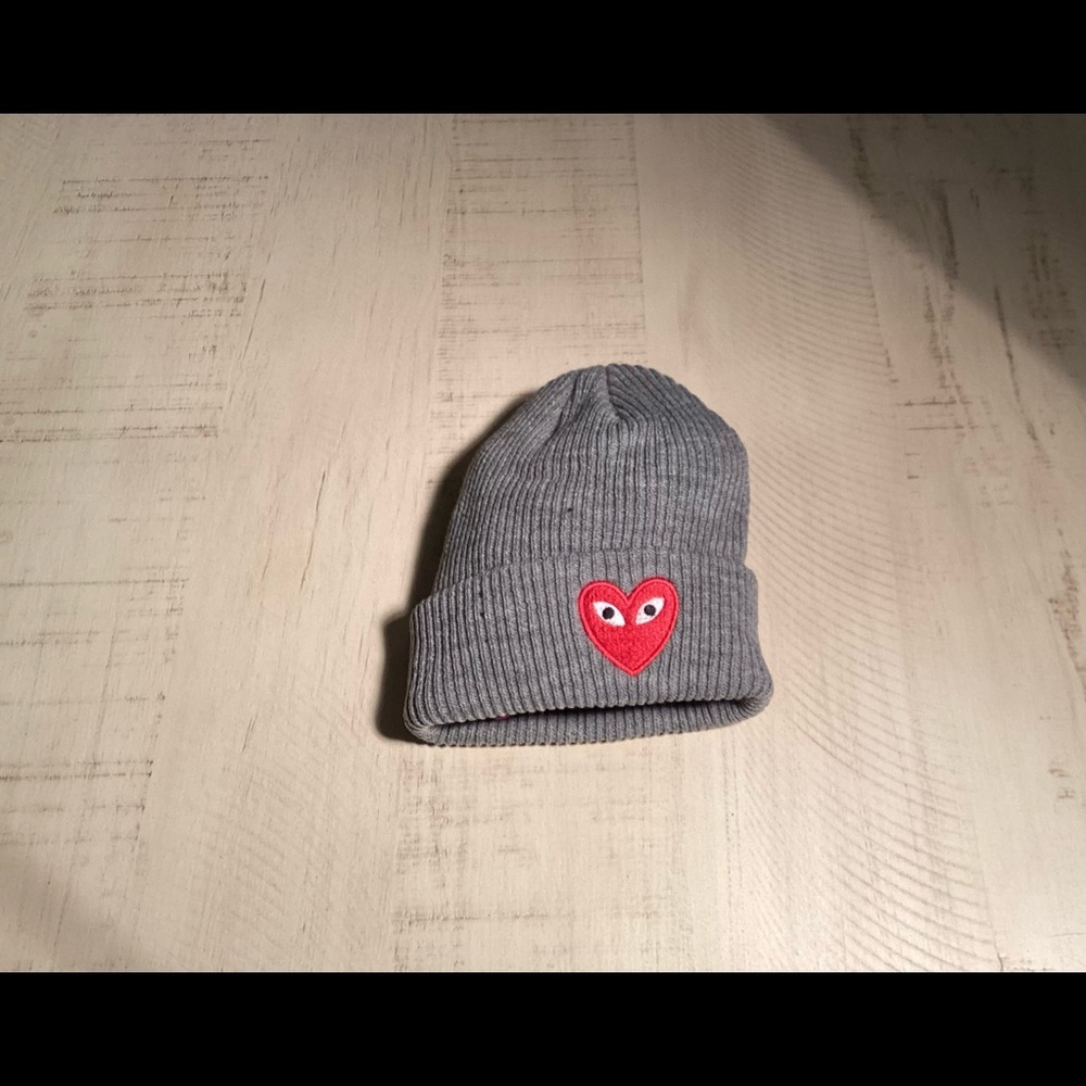 HOST PICK ⭐️ Gray Knit Cap with Red Heart - Picture 2 of 10